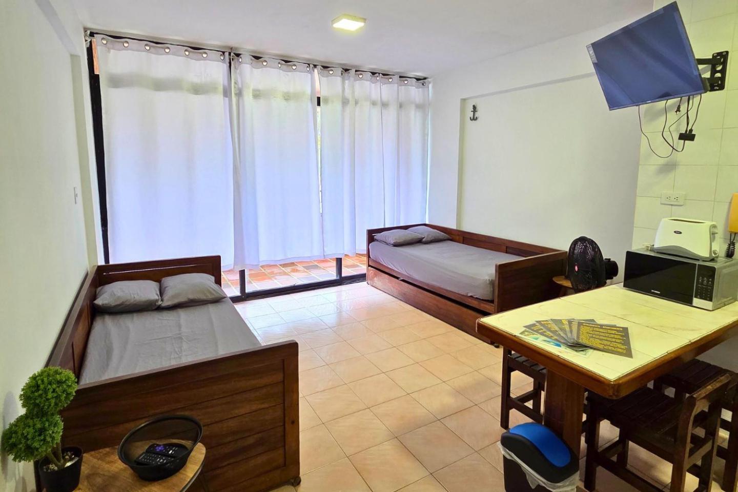 Апартаменты Tucacas, Frente Al Mar, Balcon, Piscina Y Playa Privada Экстерьер фото