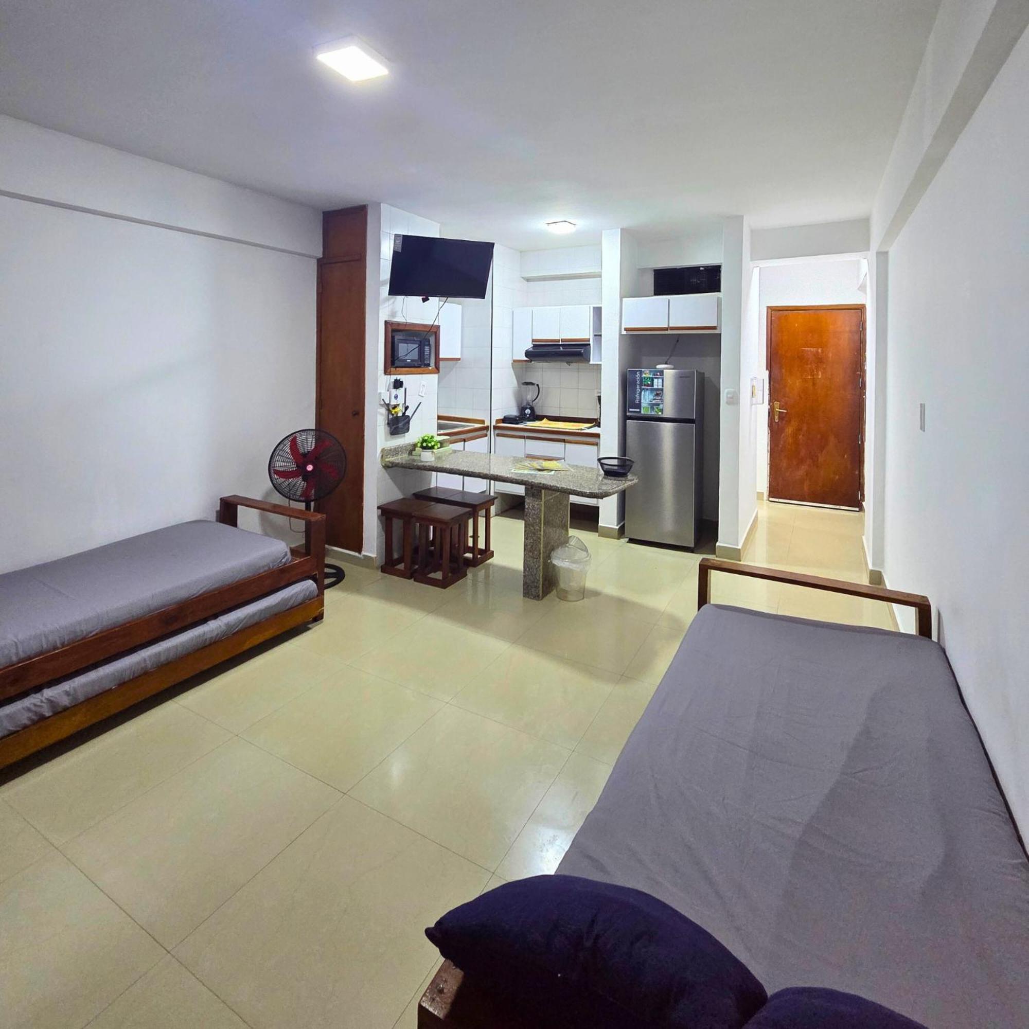 Апартаменты Tucacas, Frente Al Mar, Balcon, Piscina Y Playa Privada Экстерьер фото